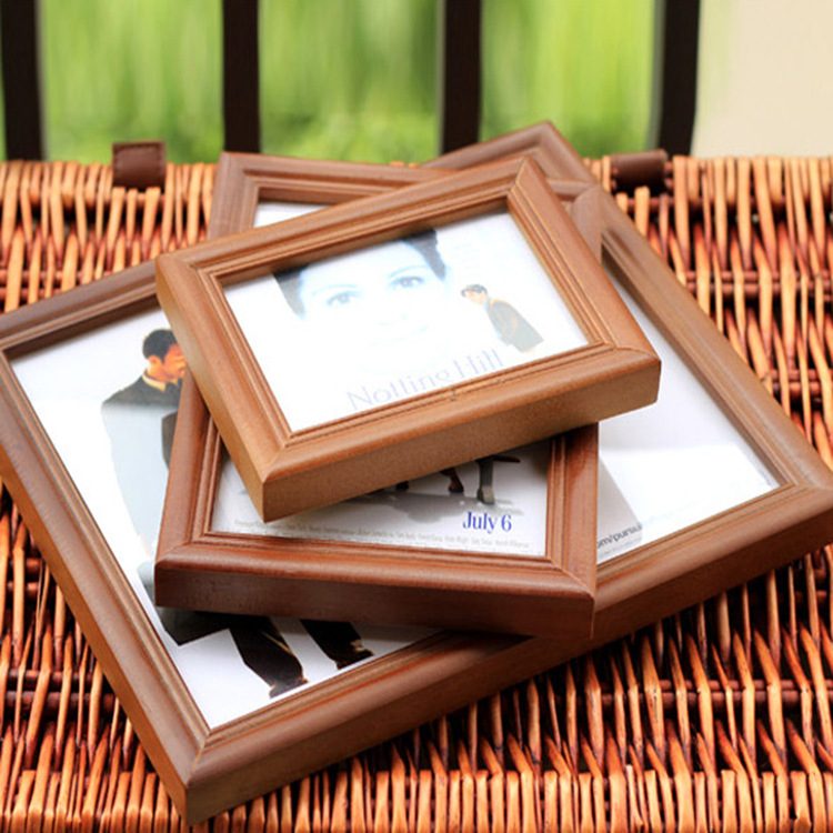 http://www.photoframemanufacturer.com/wp-content/uploads/2019/10/Creative-wood-photo-frame-4-750x750.jpg